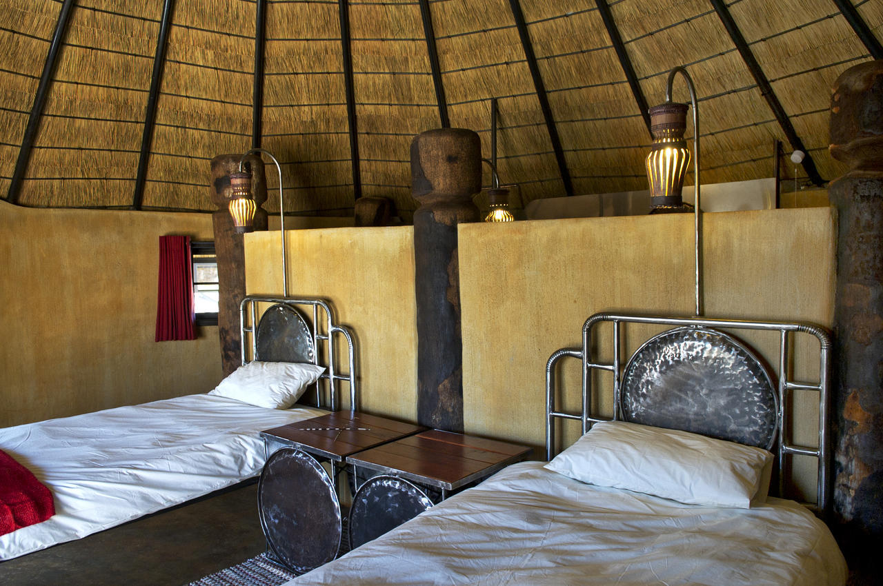 Ongula Village Homestead Lodge Omupumba エクステリア 写真
